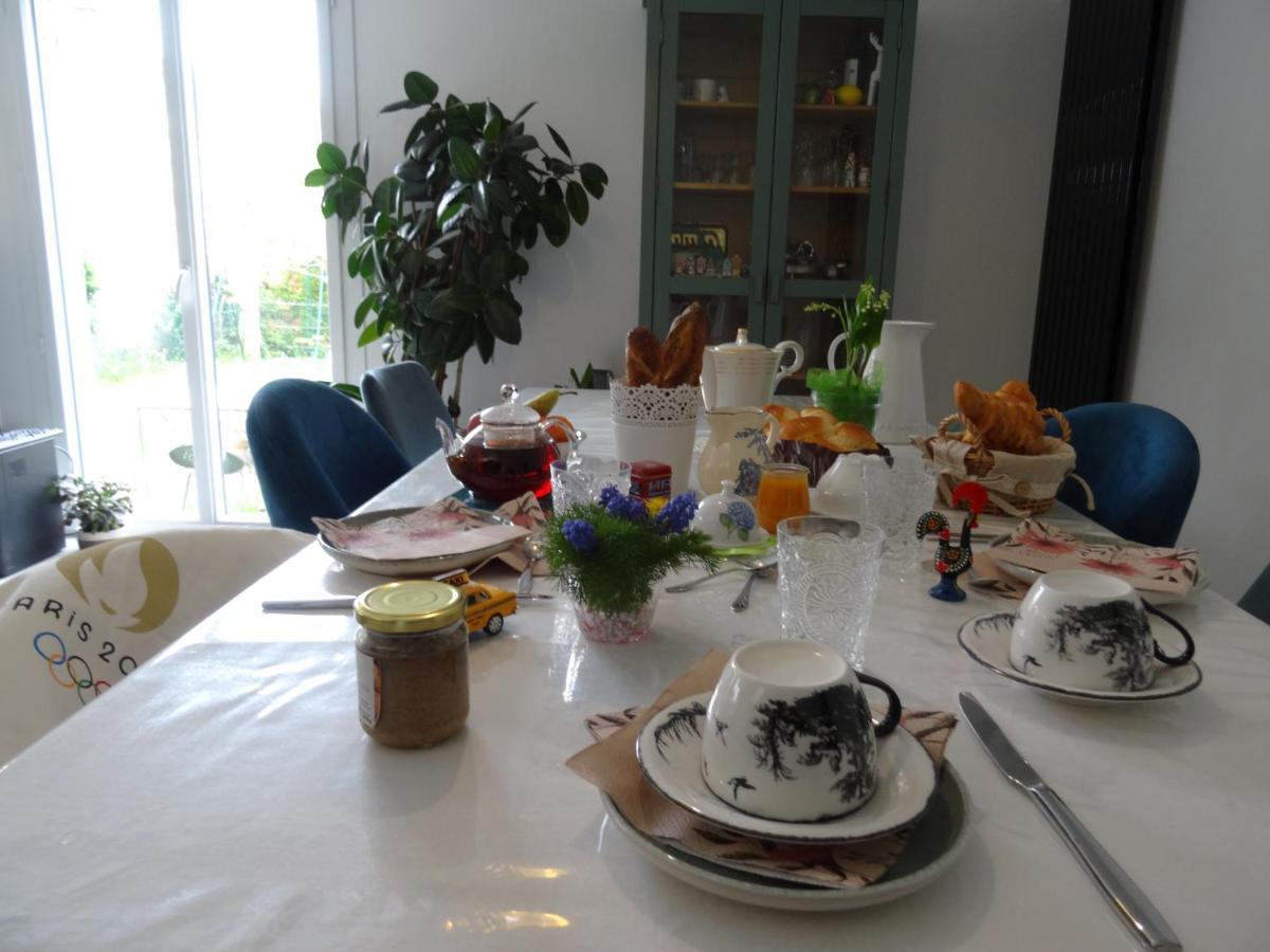 Maison D'Hotes Les Roses Tremieres 萨克莱 外观 照片
