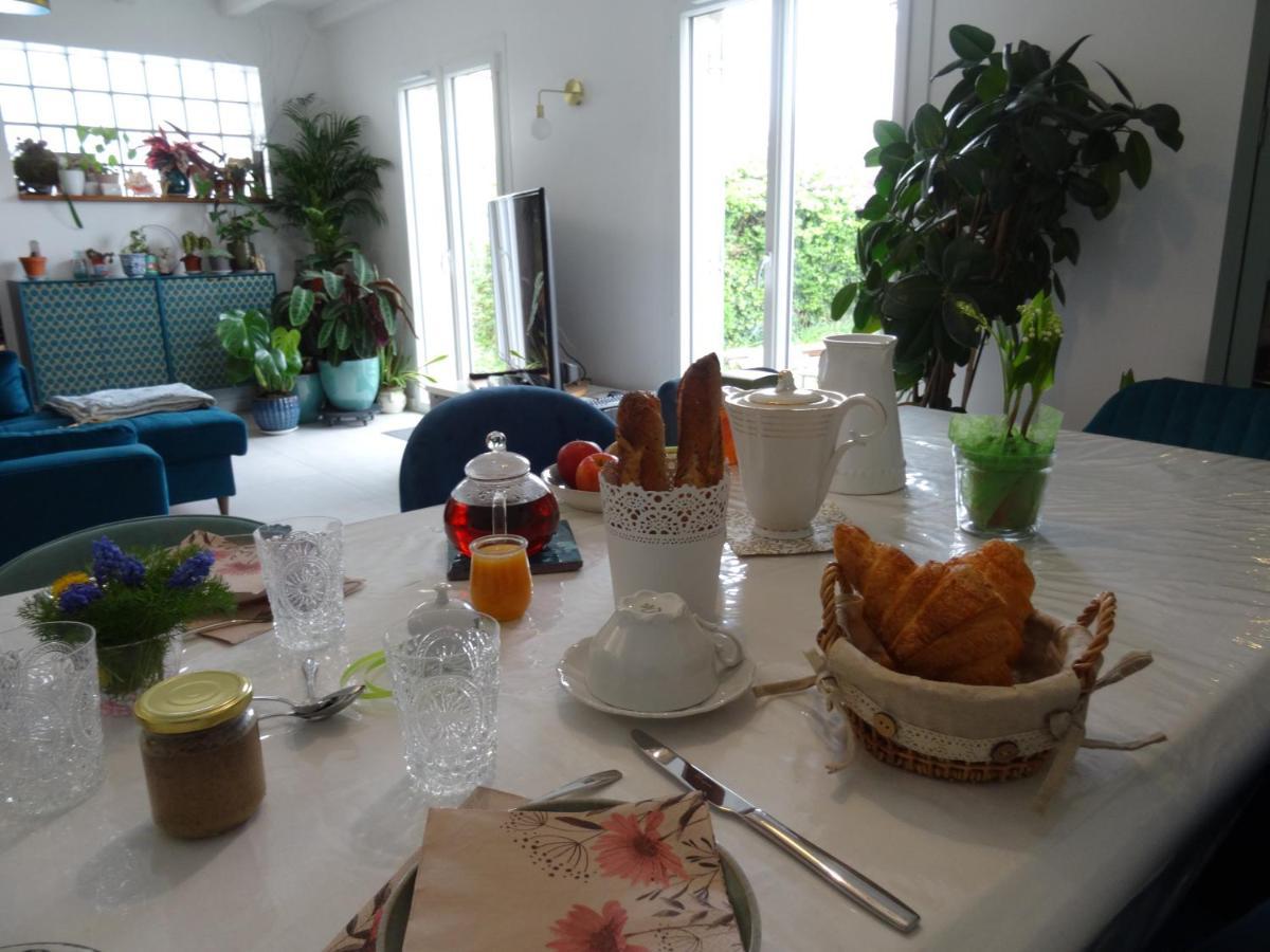 Maison D'Hotes Les Roses Tremieres 萨克莱 外观 照片